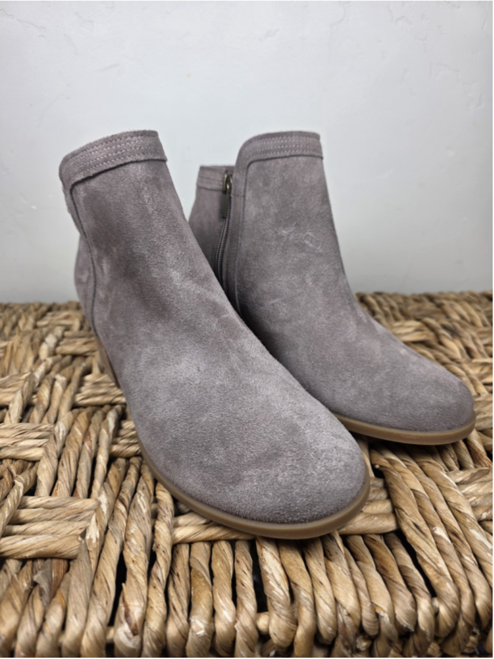 Koolaburra by UGG Thia Boots Women Sz 10 Cinder Gray Suede Ankle Booties NWOB